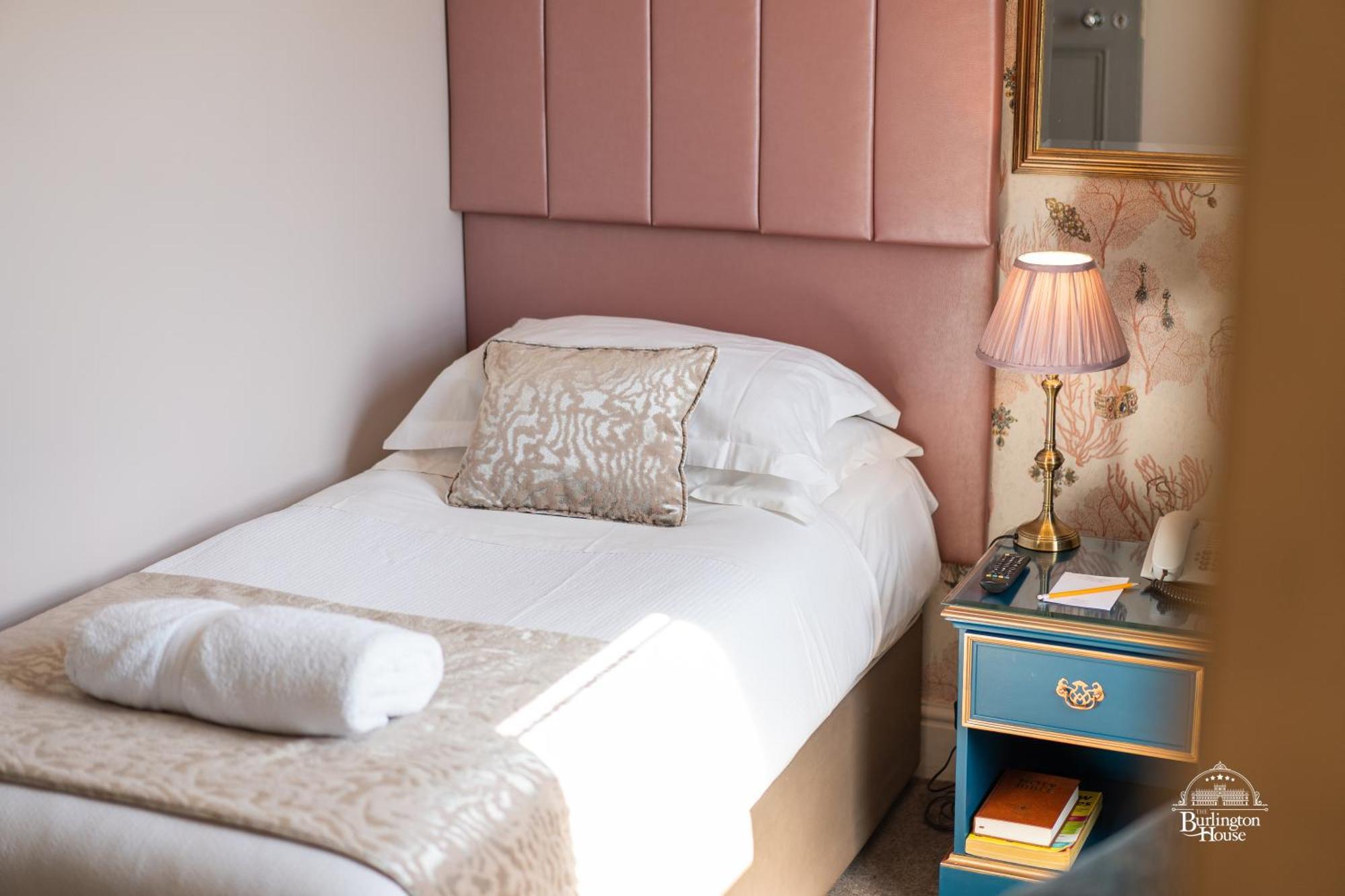 Bed and Breakfast Burlington House Boutique Оксфорд Номер фото A single bed