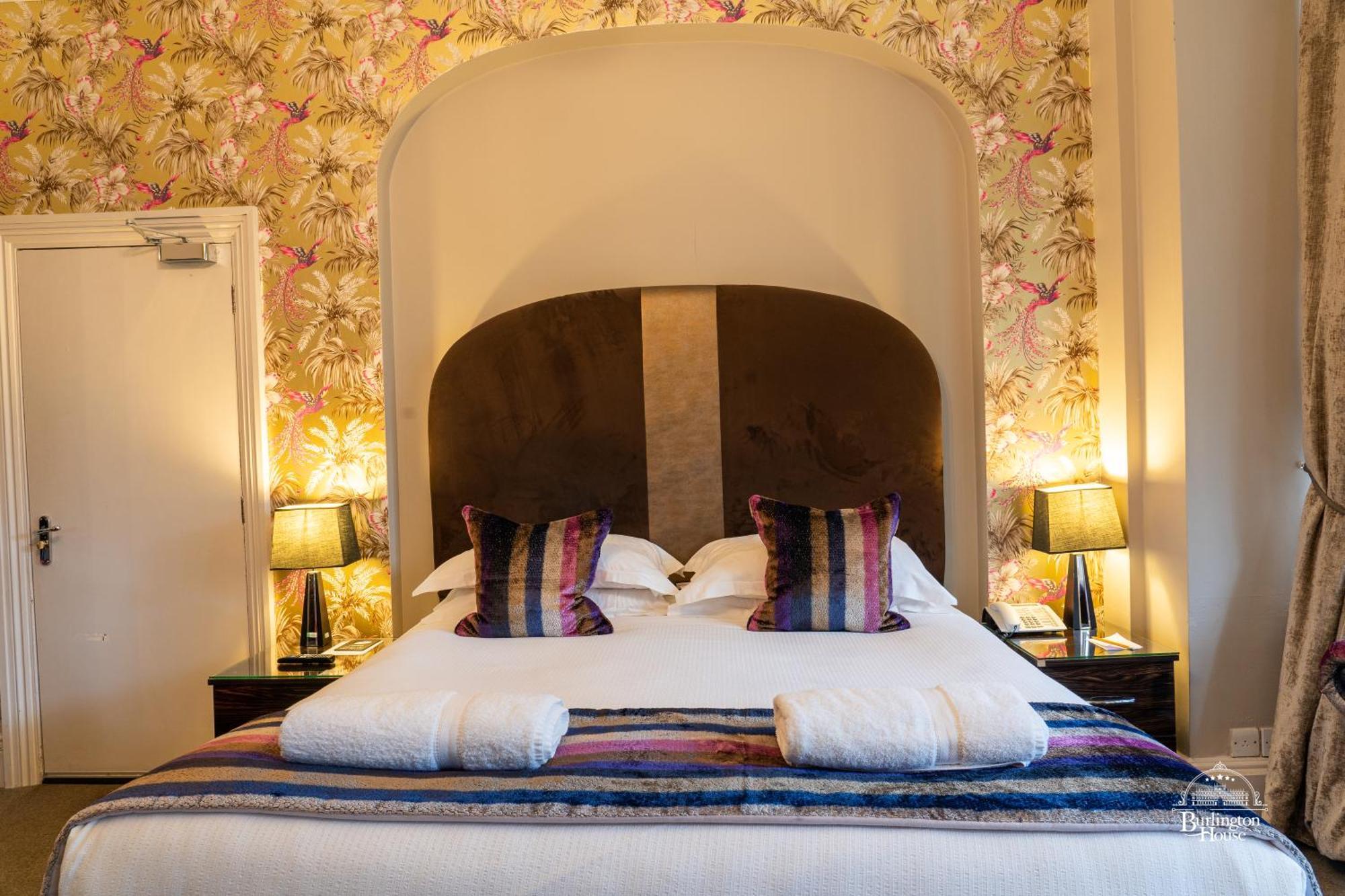 Bed and Breakfast Burlington House Boutique Оксфорд Номер фото A bedroom at the hotel