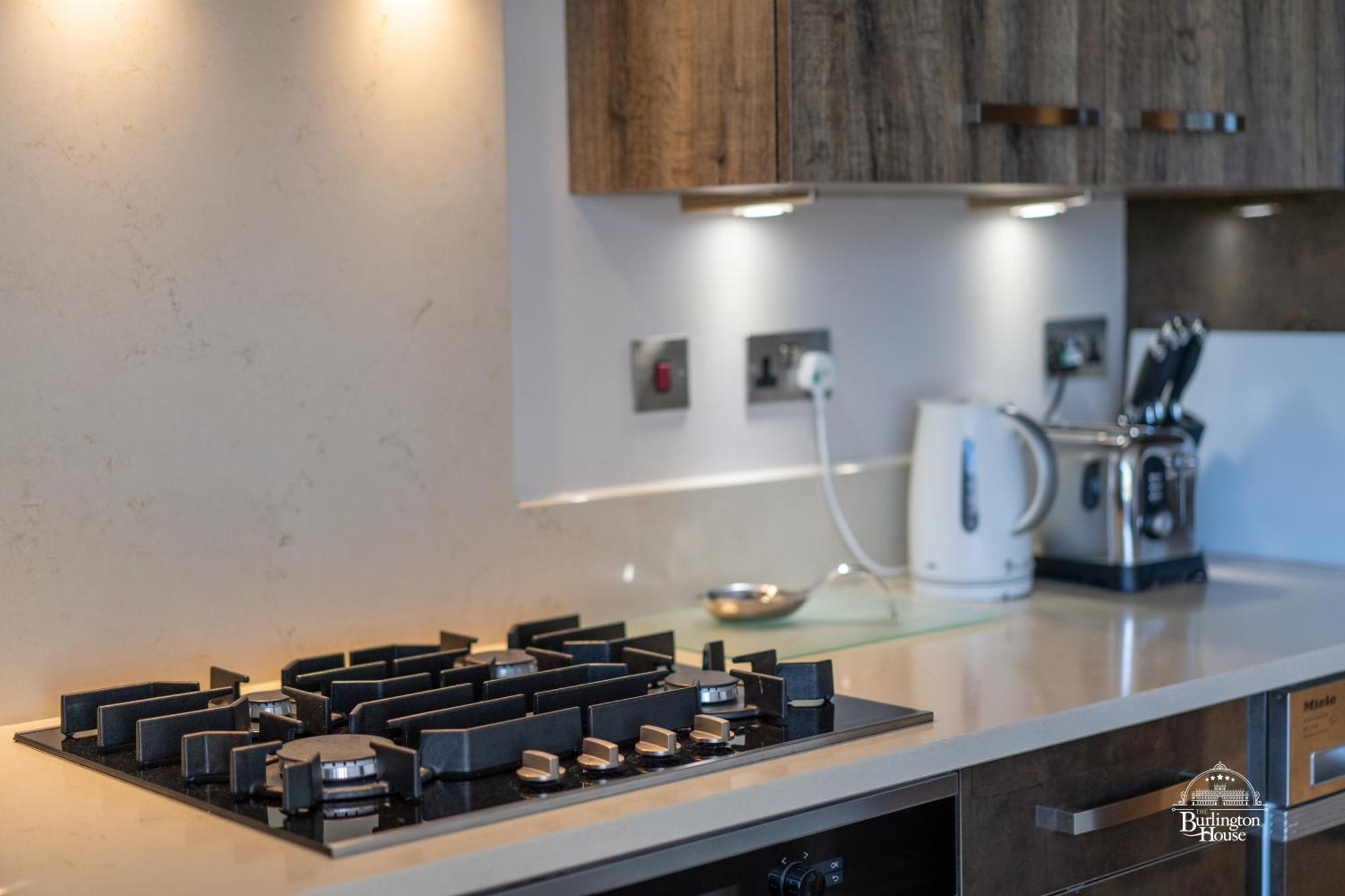 Bed and Breakfast Burlington House Boutique Оксфорд Экстерьер фото A gas hob